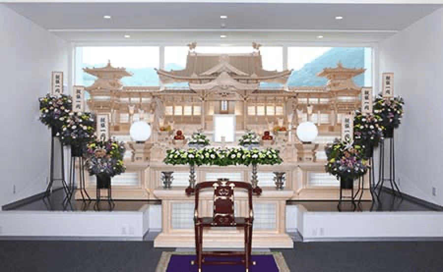 祭壇／16尺白木祭壇・生花1段